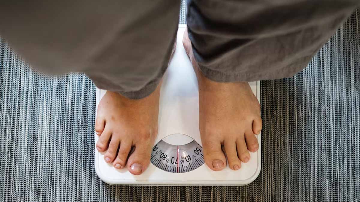 Overeating at Christmas can cause weight gain – but that doesn't  necessarily mean it's permanent