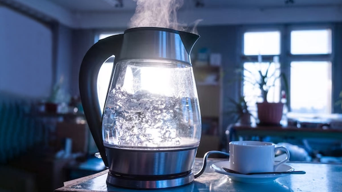 Hot Water Isn't Always Healthy: Here Are 7 Side Effects Of Drinking Garam Paani