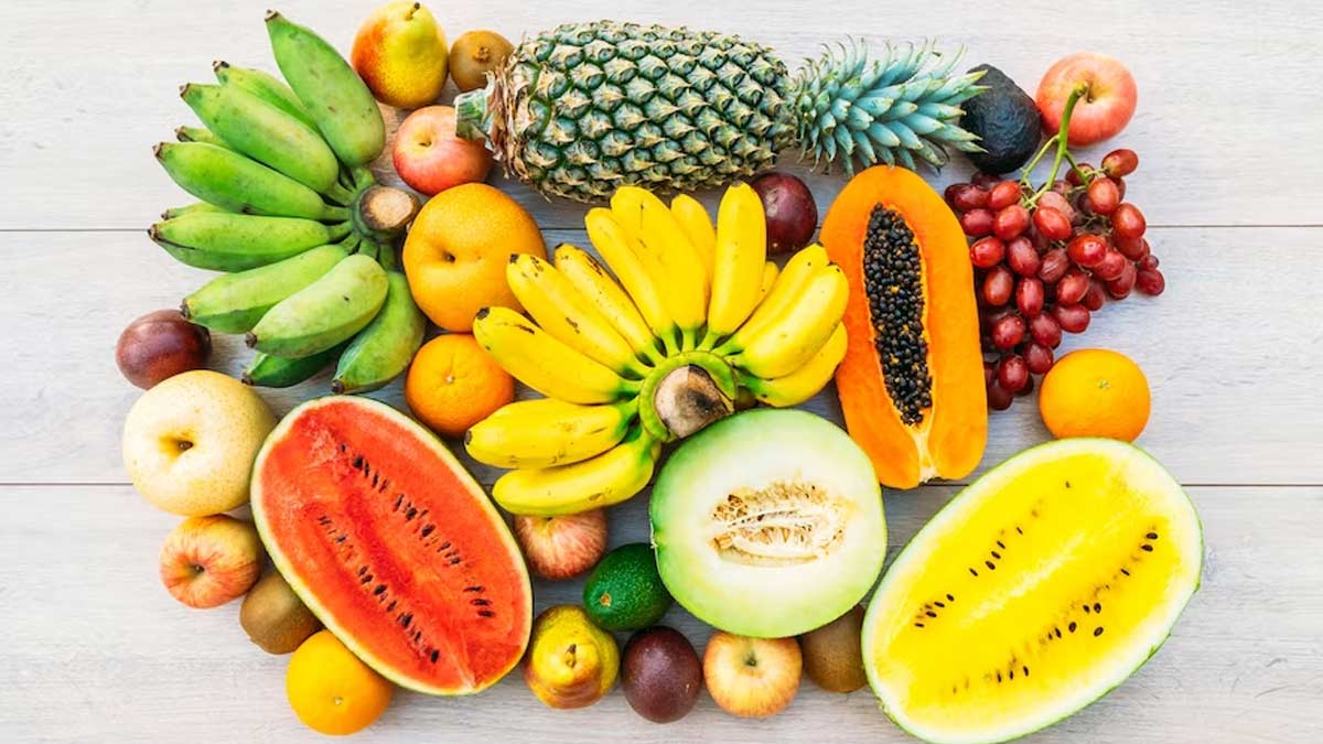 Is there a best time to eat fruit? Facts and myths