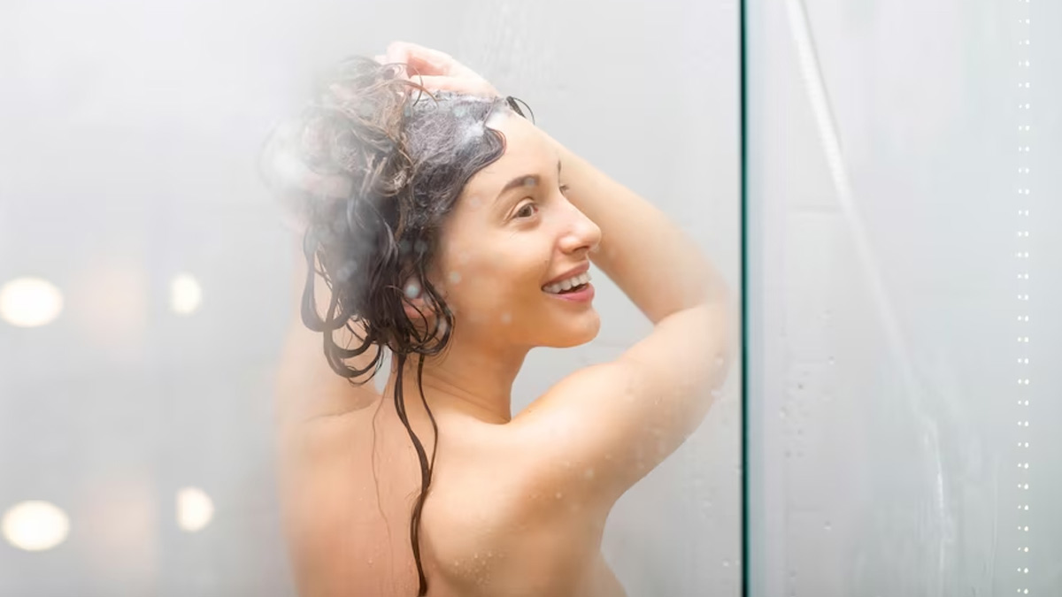 How to Take a Bath That Soothes Your Mind and Body