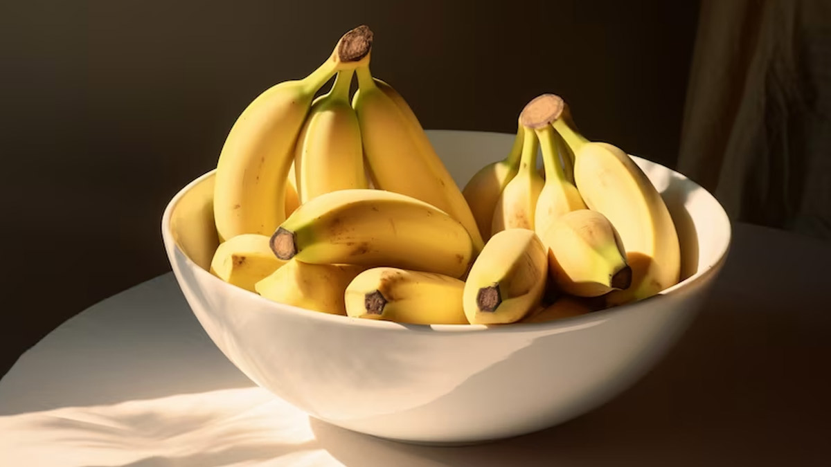 why-you-shouldn-t-eat-too-many-bananas-at-once-onlymyhealth