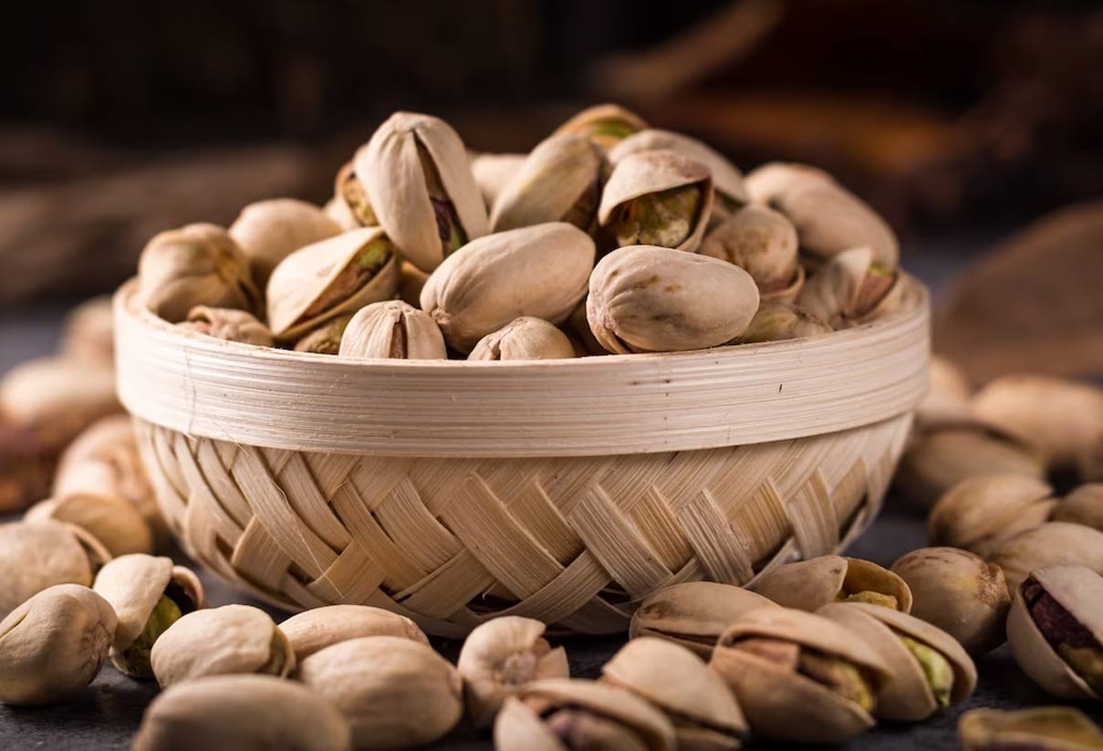 pistachios benefits in inside