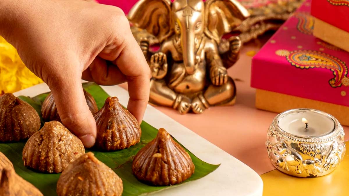 गणेश चतुर्थी पर अगर खा लीं ये 5 चीजें, तो तेजी से बढ़ सकता है ब्लड शुगर लेवल 
