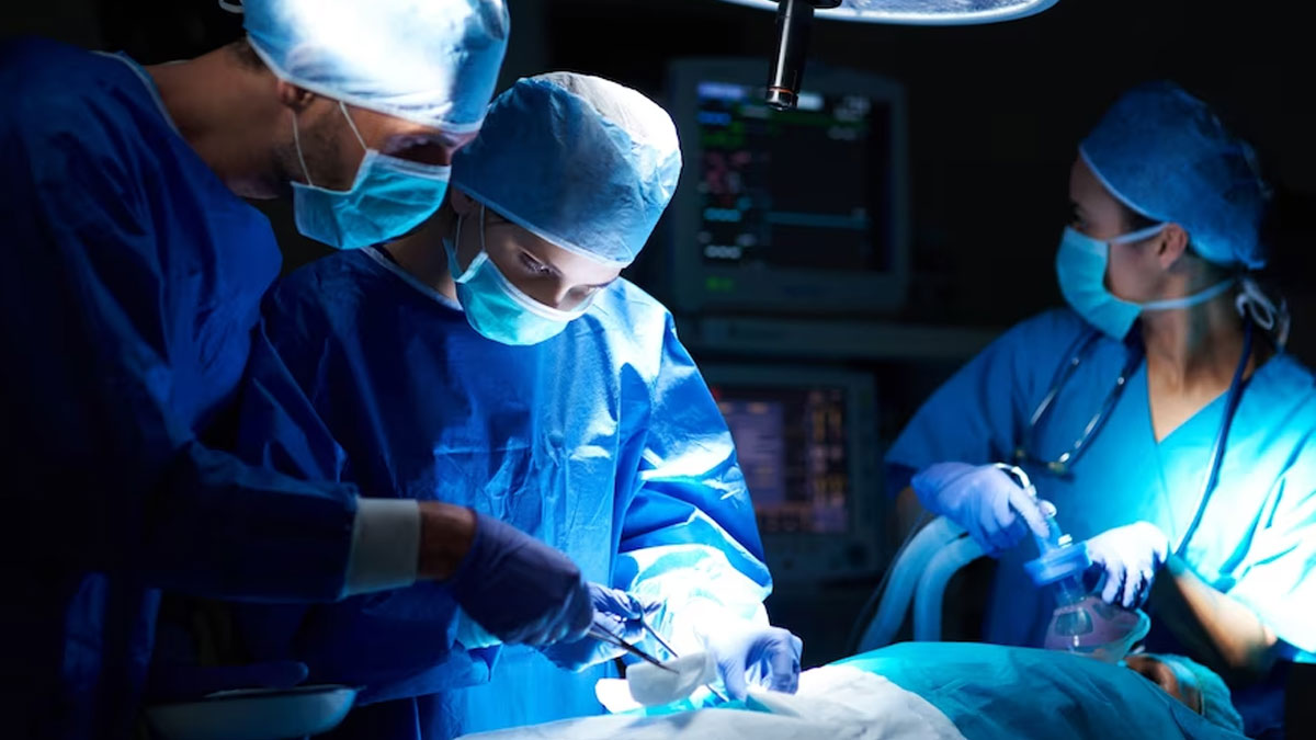 Punjab Man Undergoes Surgery to Remove Earphones Lockets and More from Stomach