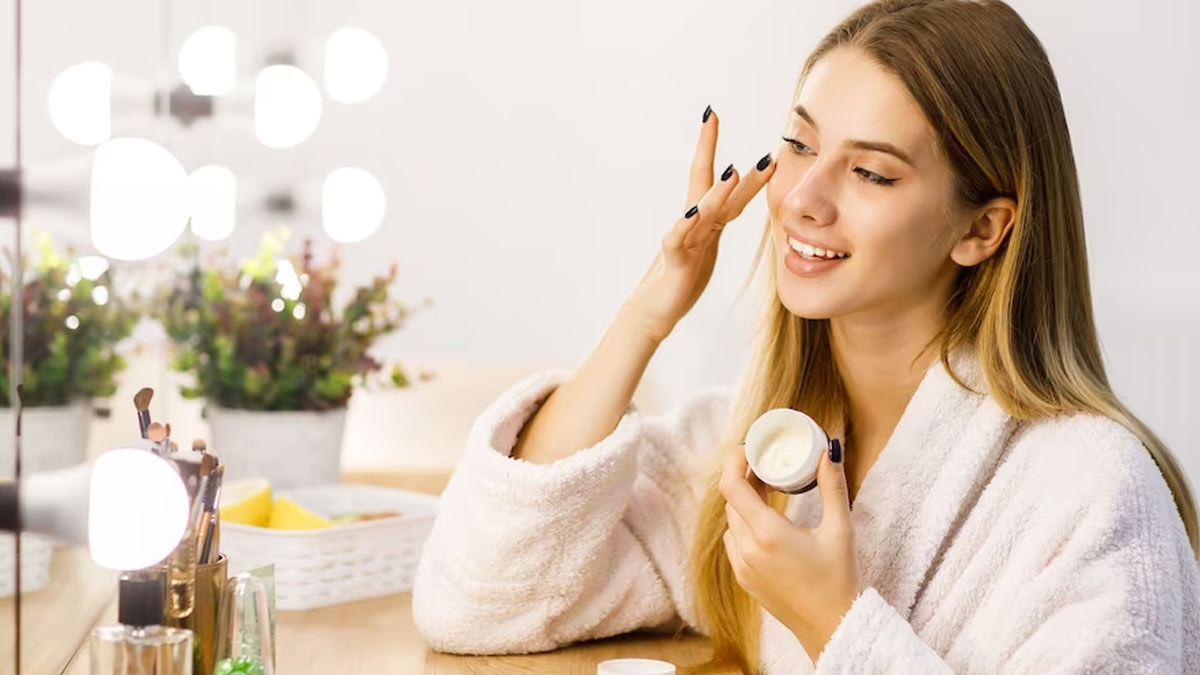 When And Who Should Avoid Using Petroleum Jelly On Skin