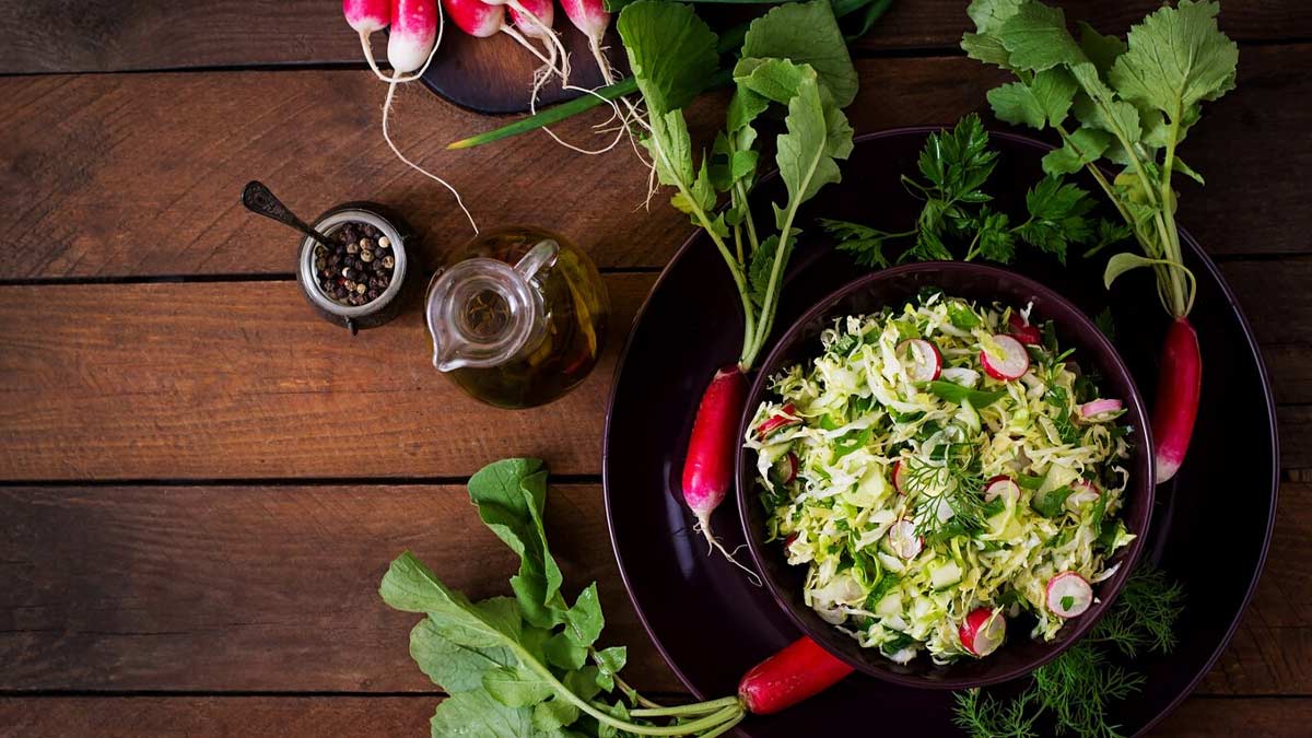 sprouts-and-raw-mango-salad-ins