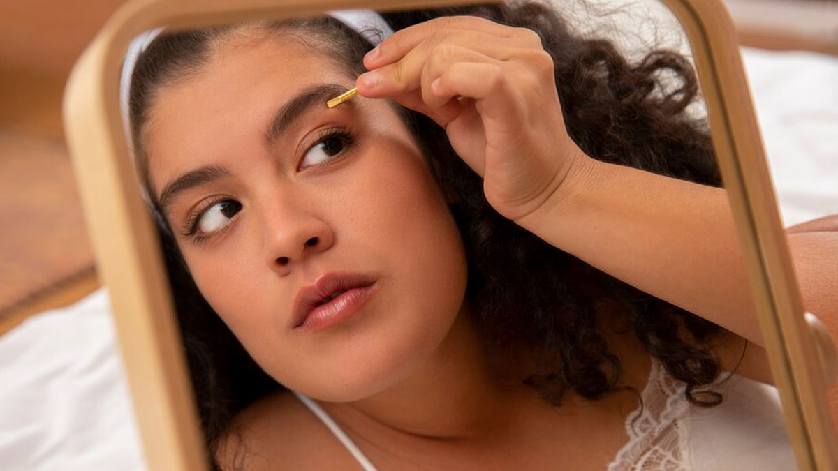 Expert Answers Whether Plucking Or Tweezing Eyebrows Can Cause Premature Wrinkles