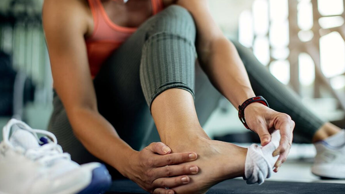 Sprain, Strain, Or Fracture: Understanding The Difference And Treatment ...