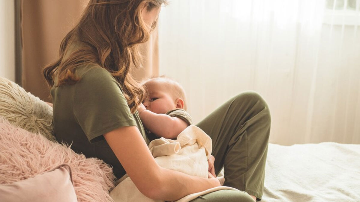 Rusty Pipe Syndrome: Expert Explains If This Can Harm Your Baby's Health During Breastfeeding