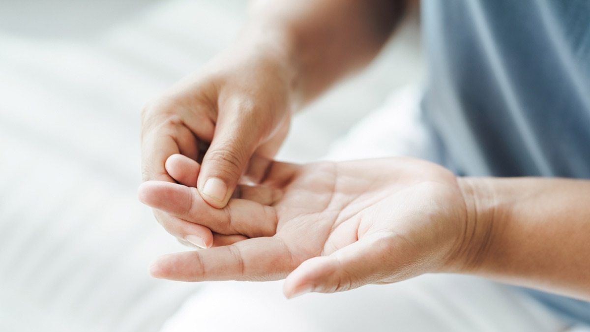 Blackening Fingertips: Most Common Explanations And Why Early Diagnosis Is Crucial