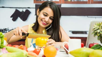 Navratri Vrat 2024: नवरात्रि के व्रत में फॉलो करें ये खास डाइट प्लान, शरीर में बनी रहेगी एनर्जी