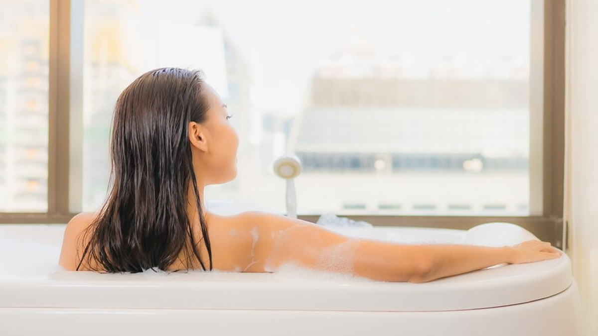 Are Bubble Baths Really Bad For Vaginal Health? Expert Debunks