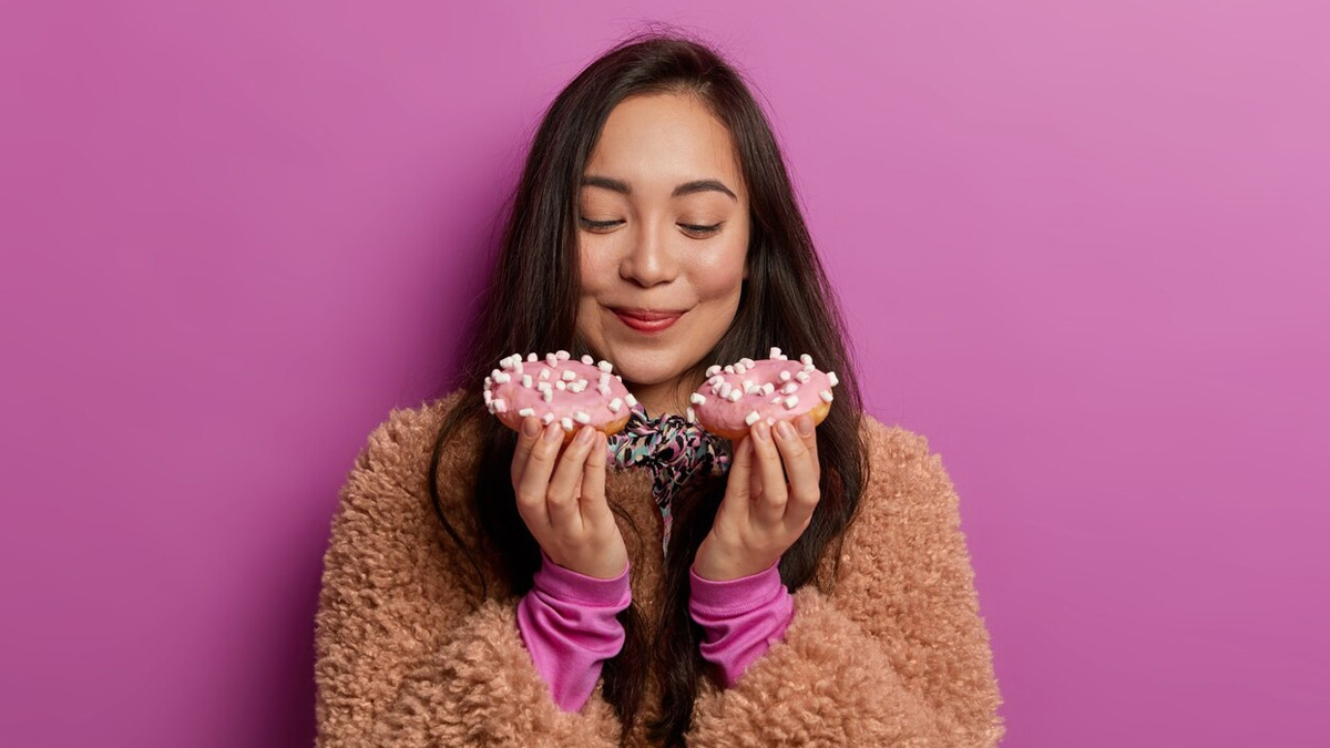 पीरियड्स के दौरान महिलाओं को मीठा खाने की इच्छा क्यों होती है? एक्सपर्ट