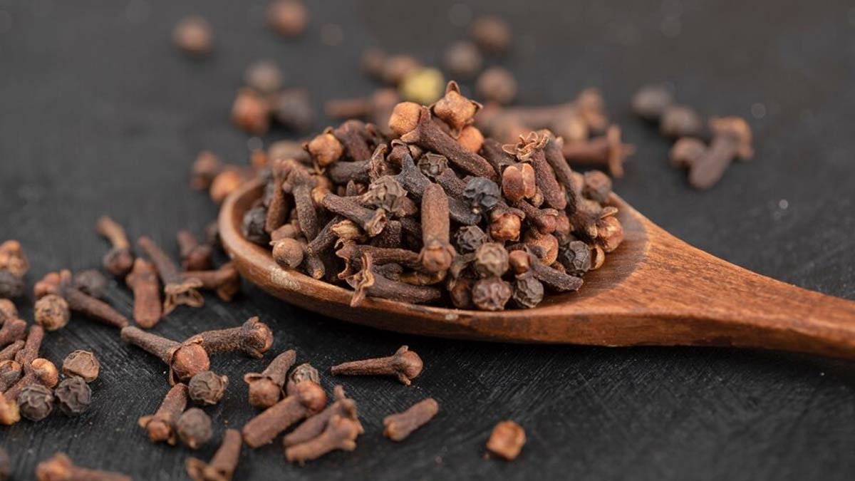Power of Clove: Here's How Chewing Clove Can Be Beneficial For Your Health