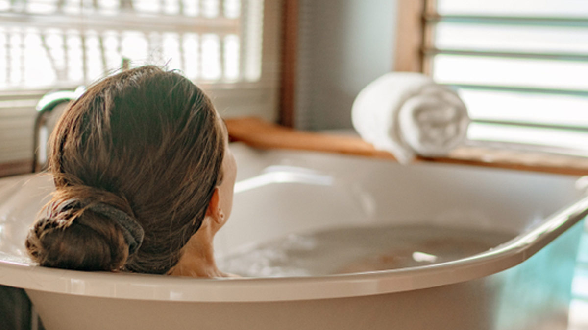 Soothing Solutions: How Hot Baths Can Aid in Dealing with Arthritis