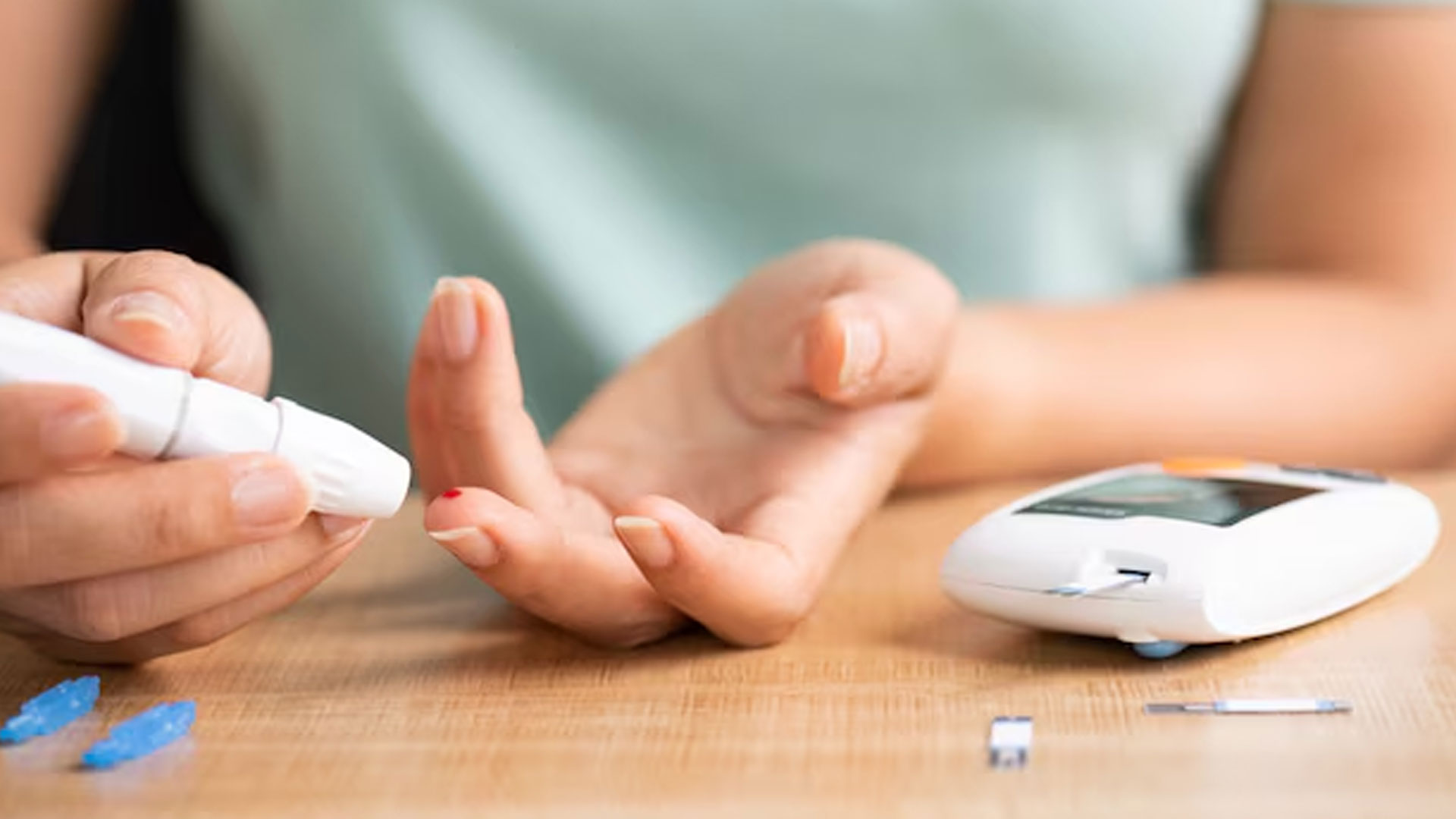 can low blood sugar cause nausea 