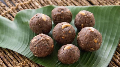 वजन घटाने में बेहद फायदेमंद हैं रागी से बने ये लड्डू, एक्सपर्ट से जानें इसके फायदे और बनाने के तरीके 