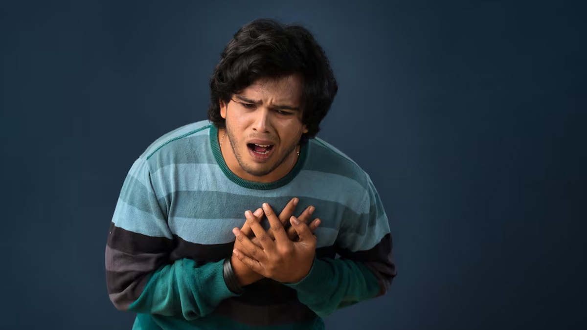 What It Feels Like For Young People To Have A Heart Attack: Early Symptoms To Note
