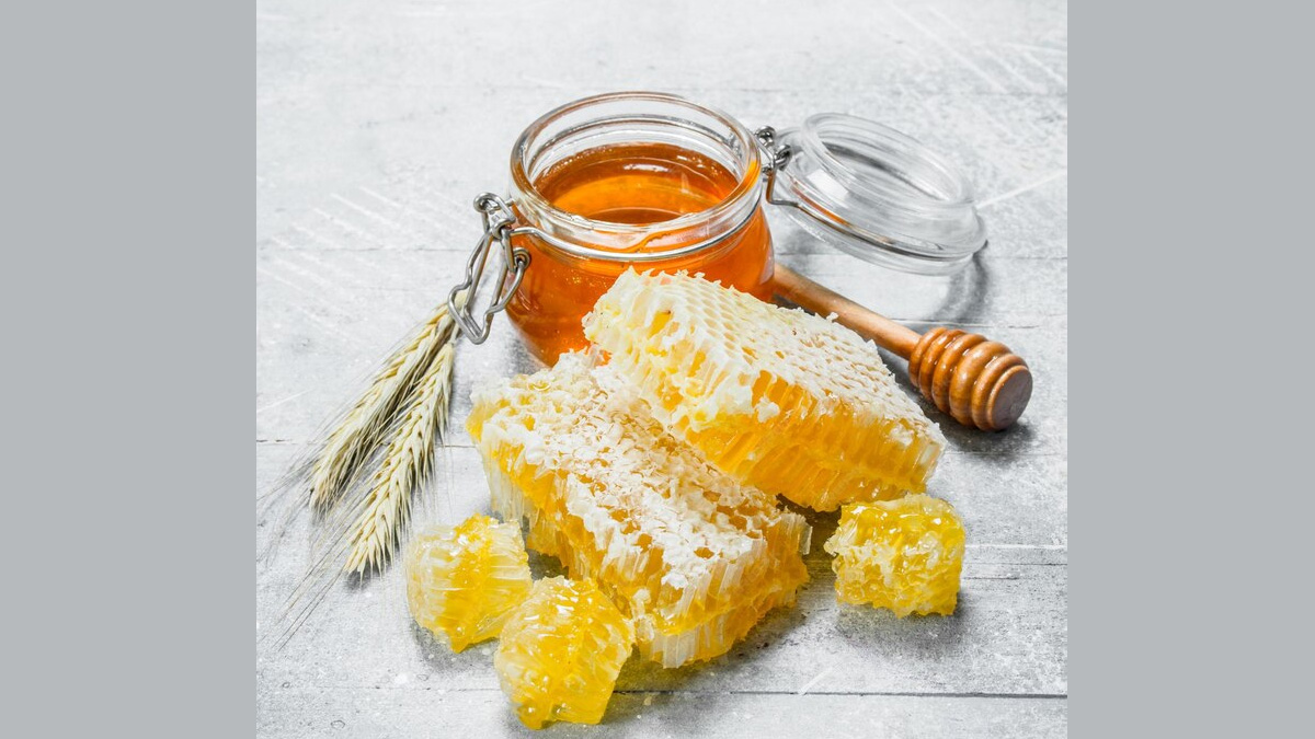 benefits of beeswax for hair 