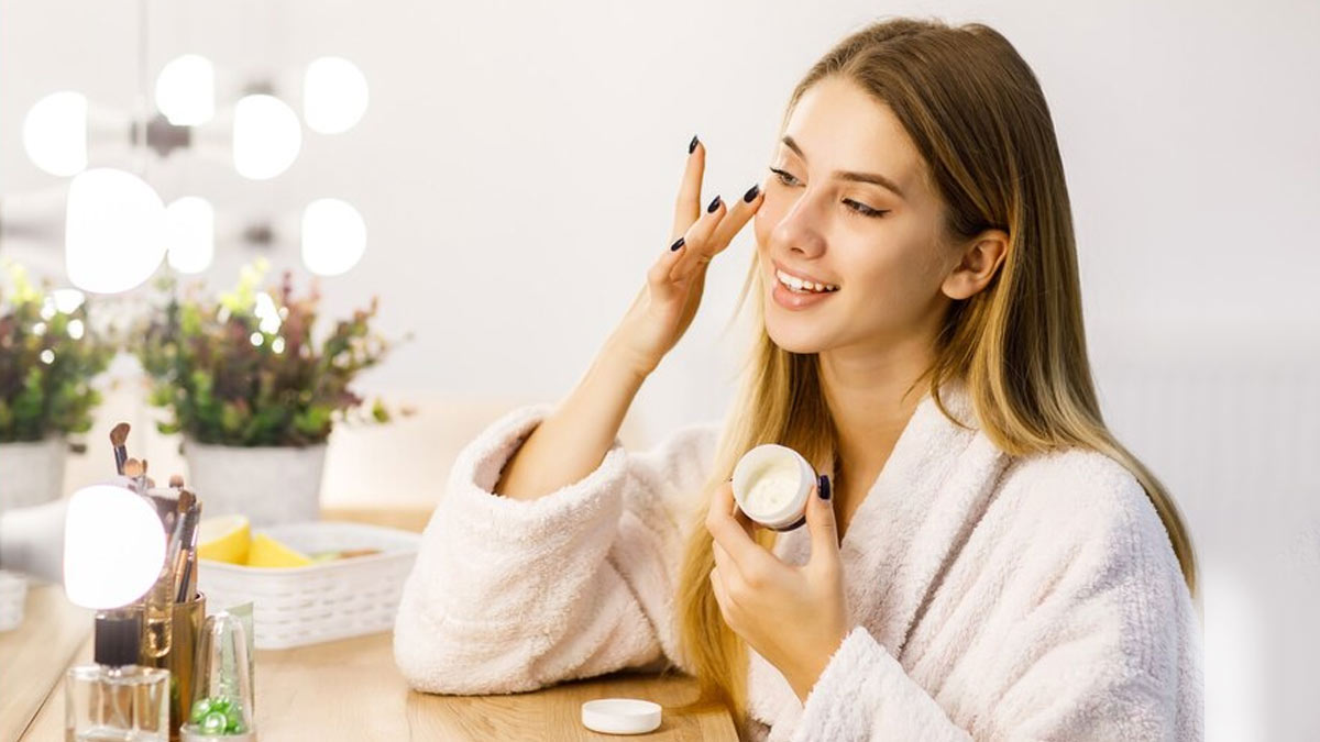 Skin Cycling: What Is It, Benefits, And How Does It Work?