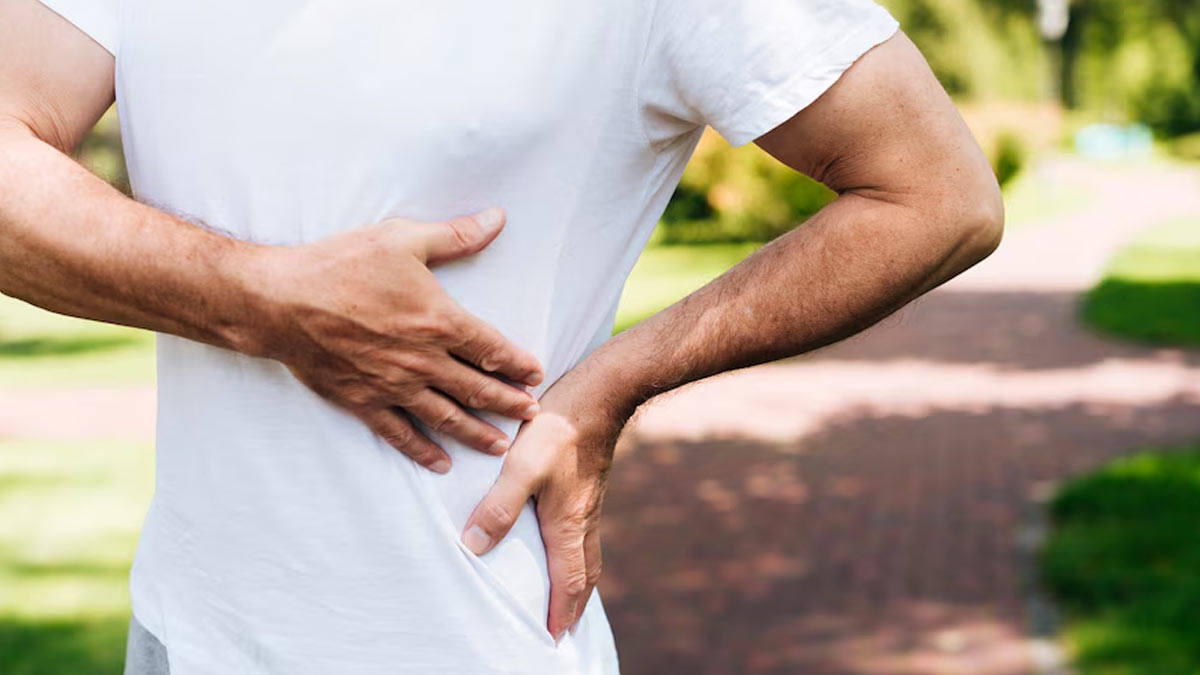 From Persistent Pain To Bloating: Here Are 10 Signs Of Hernia You Shouldn't Ignore