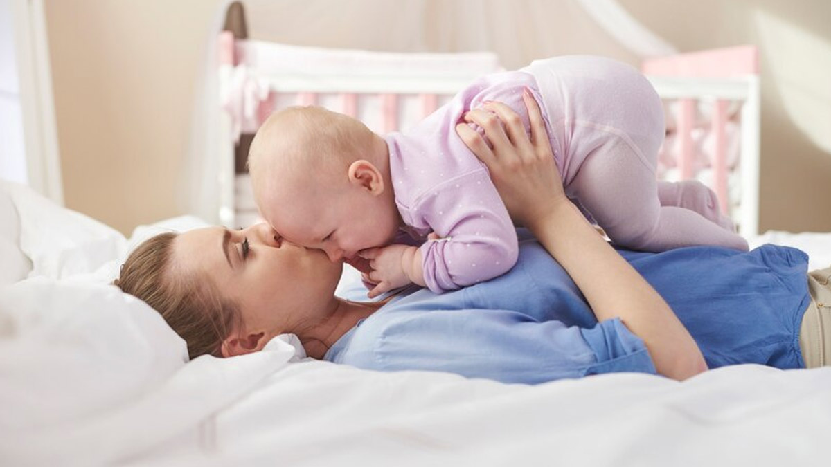 Co-Sleeping With Your Baby: Know The Benefits And Risks