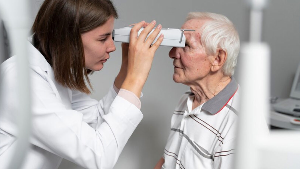 क्या है हाइपरटेंसिव रेटिनोपैथी? डॉक्टर से जानें इसके कारण और बचाव के तरीके 