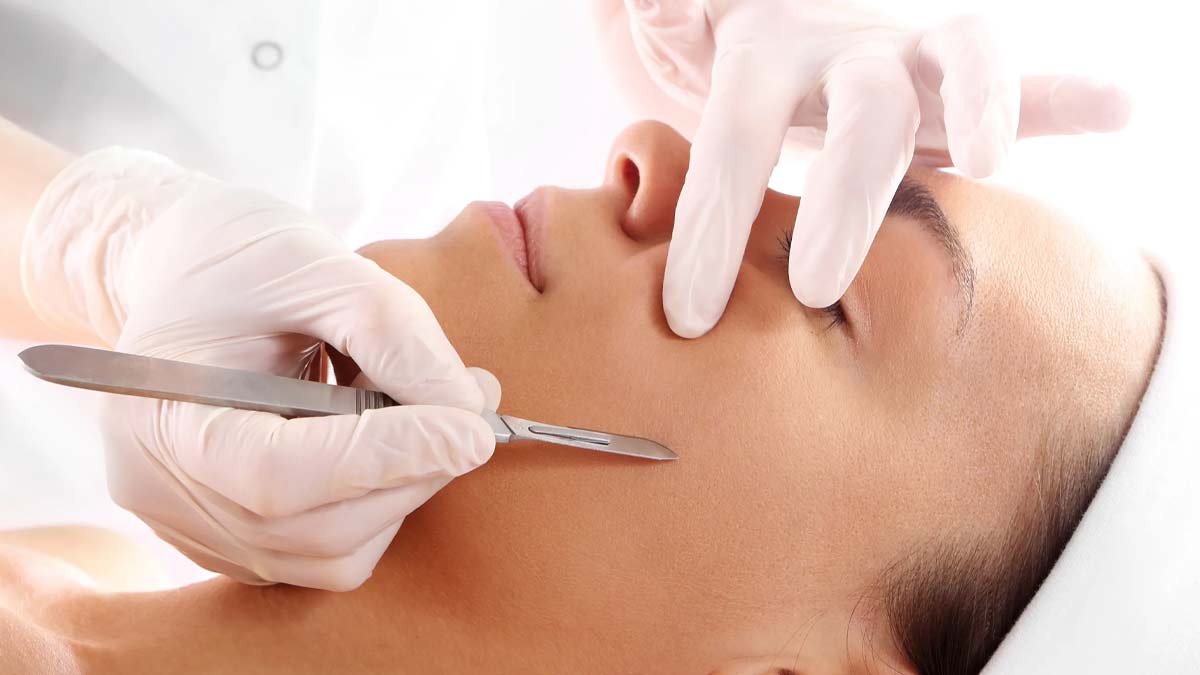 dermaplaning in hindi