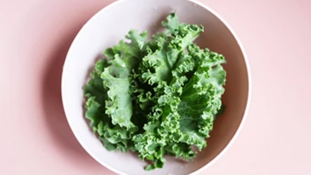 Kale For Hair Health: How This Superfood Can Boost Your Locks