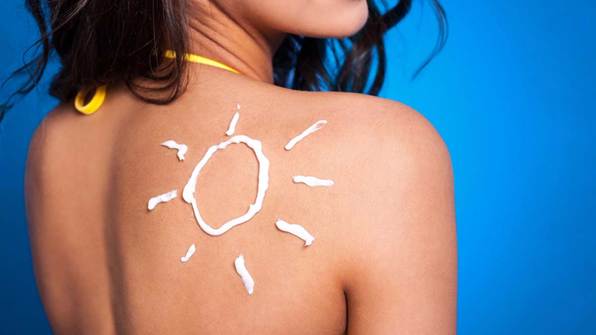 how to apply sunscreen in monsoon