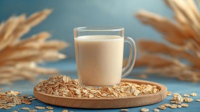 क्या दूध की जगह ओट्स मिल्क पीना सही है? डॉक्टर से जानें 