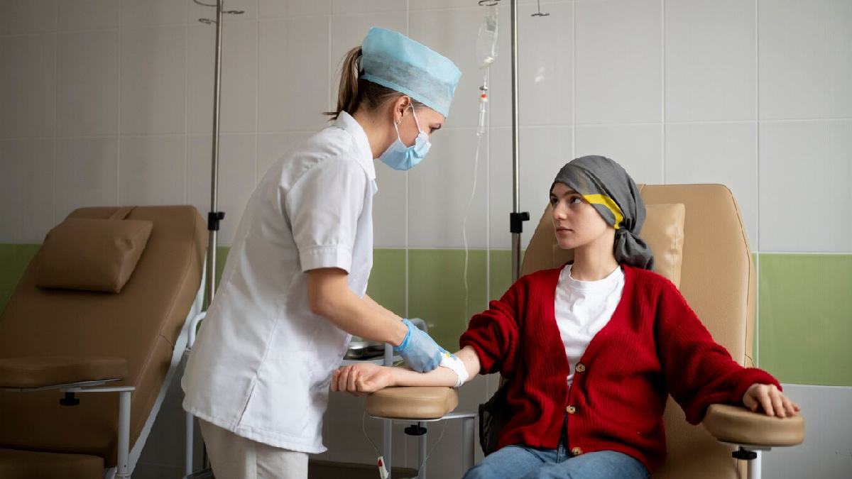 difference between chemotherapy and immunotherapy