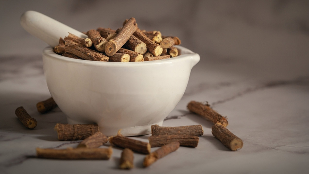 Mulethi For Reducing Dark Spots: Expert Explains How It Reduce Hyperpigmentation And How To Use It 