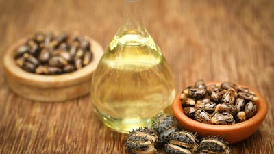 Castor Oil for Eyes: आखों की ड्राईनेस कम करने में कारगर है अरंडी का तेल, जानें कैसे?