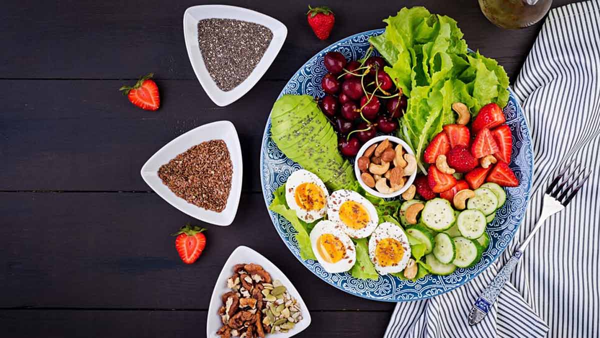 Diet 101 For Lactating Women: Expert Lists What To Eat And Avoid While Breastfeeding