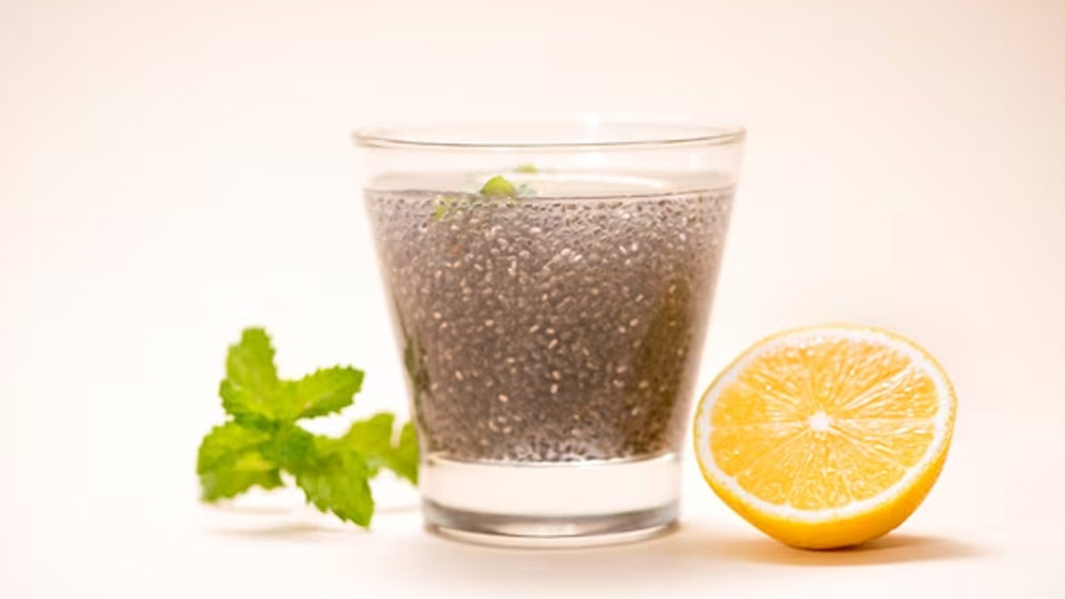 chia seeds and lemon drink