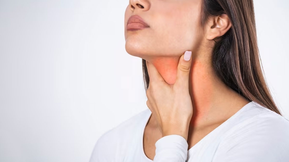 Tips To Get Rid Of Itchy Neck Due To Wearing High Neck