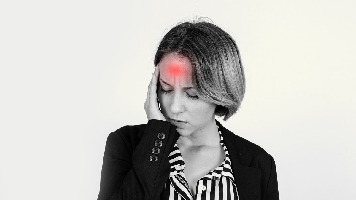 Can Soaking Your Feet In Hot Water Relieve Migraine? We Asked An Expert