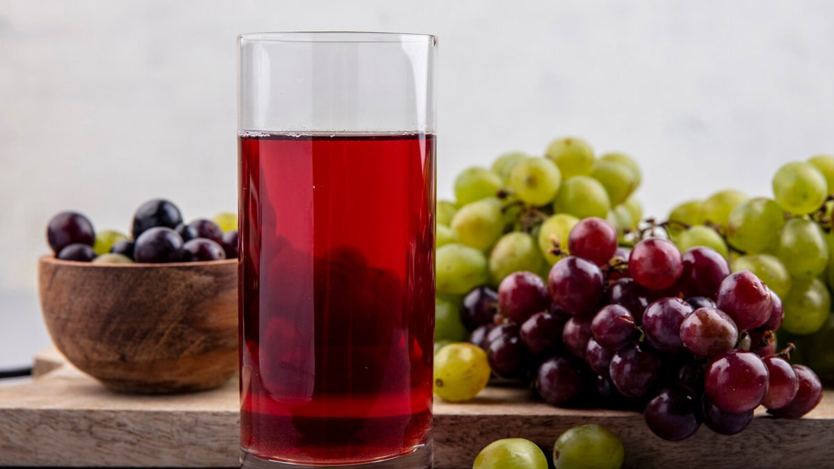 सर्दियों में रोज खाली पेट पिएं अंगूर का जूस, सेहत को मिलेंगे 5 जबरदस्त