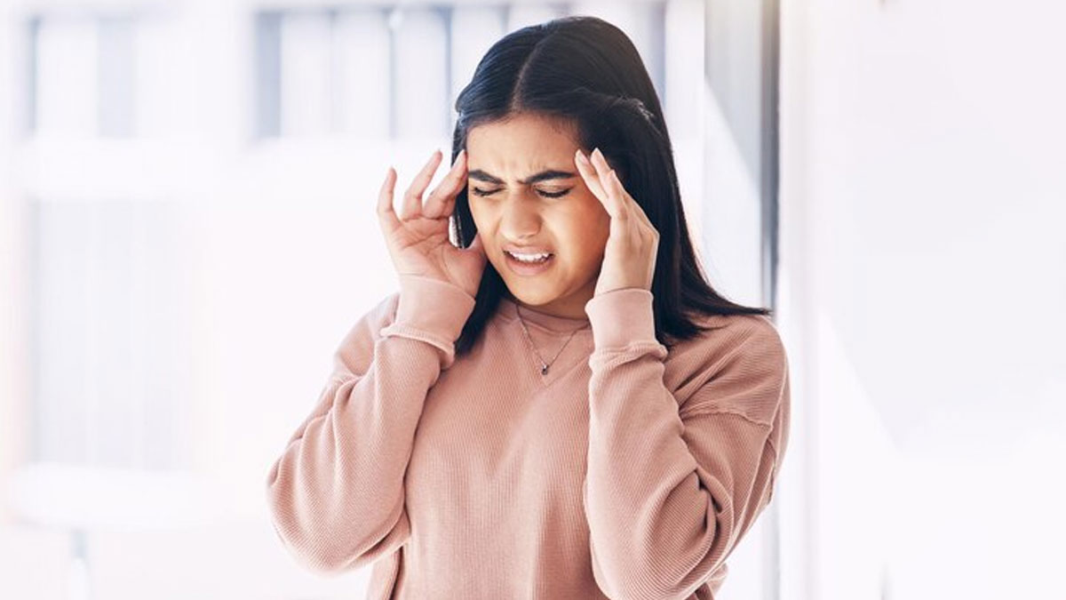 Headache In Winter Season In Hindi
