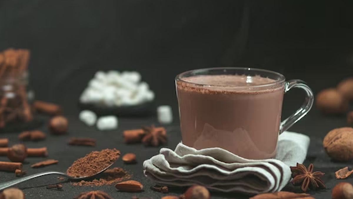 Ayurvedic Hot Chocolate Drink Recipe And Benefits in hindi
