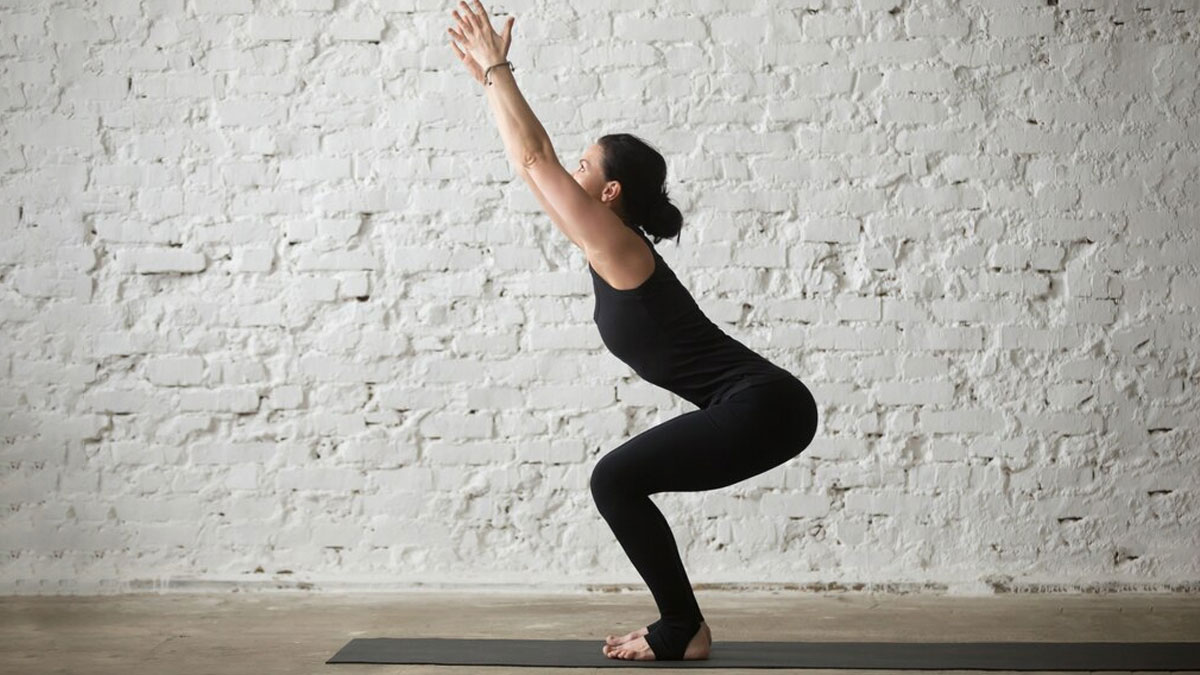 Here are 5 Yoga asanas to lose weight fast.- ये 5 योगासन आपको अपना वेट लॉस  चैलेंज पूरा करने में मदद करेंगे। | HealthShots Hindi