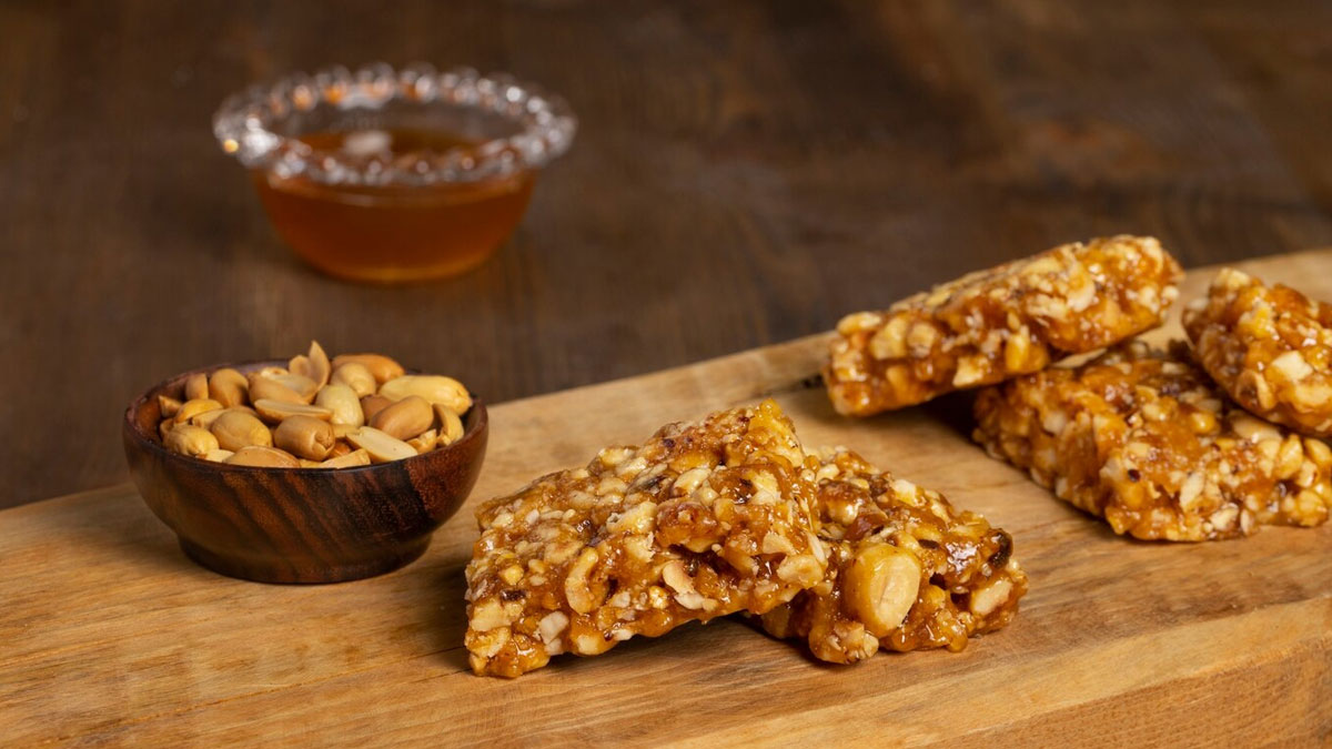Lohri-Special-Mawa-chikki-Recipe-and-Benefits-ins1