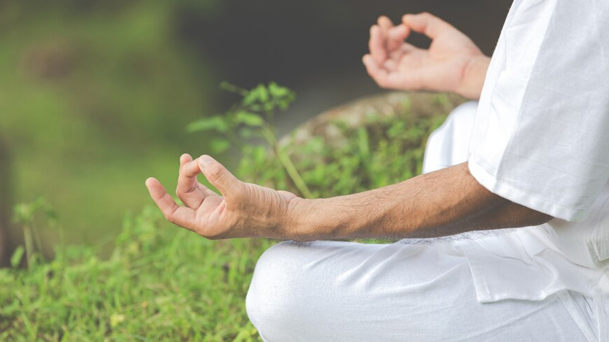 Yoga to prevent and get relief from carpal tunnel syndrome |  TheHealthSite.com