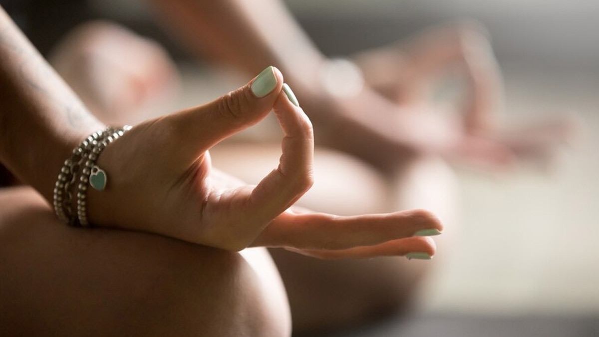 Power Of Mudras: Discover The Healing Potential Of Yogi Hand Gestures | The  Yogatique
