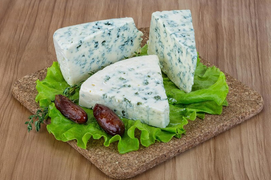 Blue Cheese Benefits: ब्‍लू चीज क्‍या होता है? जानें इसे खाने के स्‍वास्‍थ्‍य लाभ 