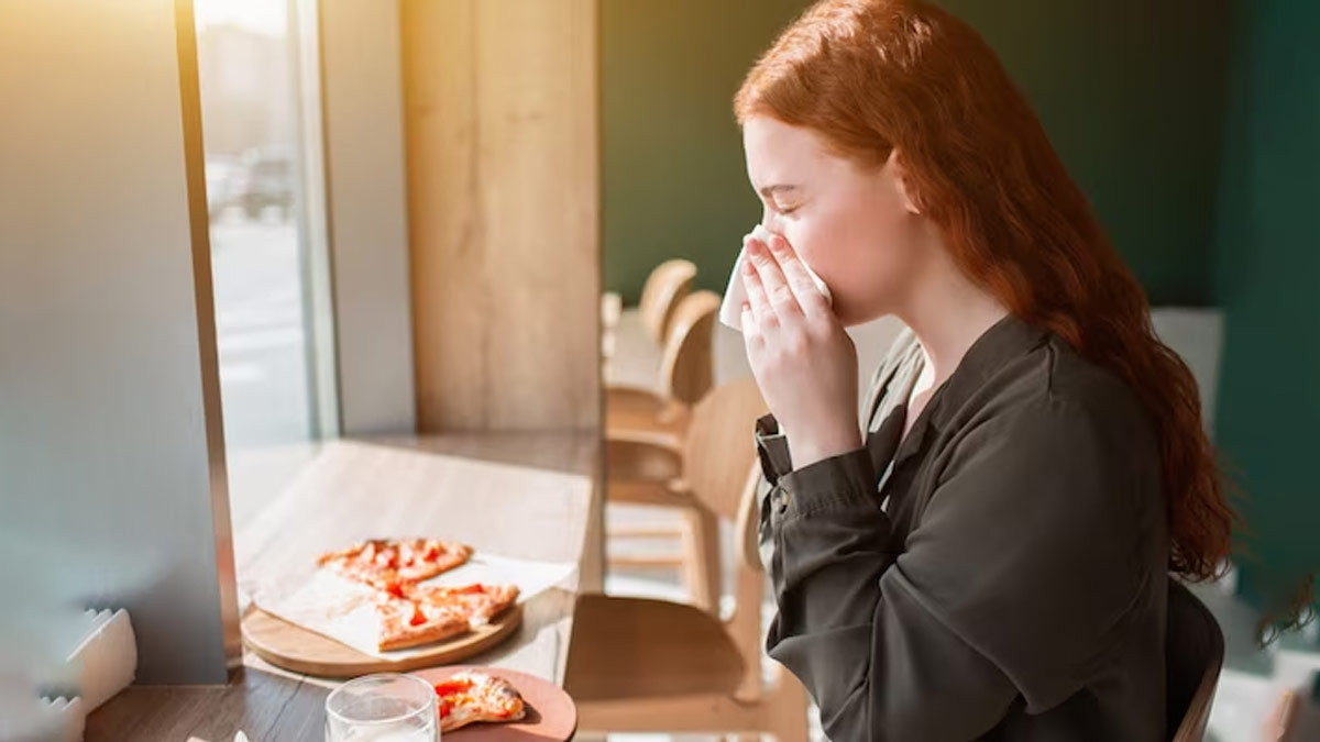 Sneezing After Eating: क्या आपको खाने के बाद छींक आती है? डॉक्‍टर से समझें इसका कारण 