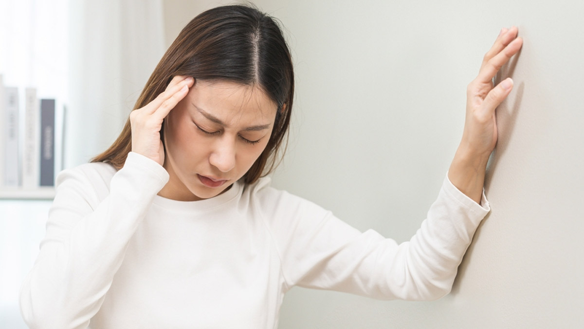 5 Natural Solutions For Dizziness And Nausea To Get You Through The Day -  MenoMe®