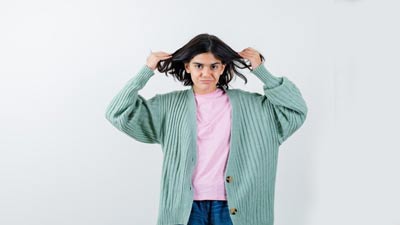 कम उम्र में ही सफेद हो रहे हैं बाल? बचाव के लिए डाइट में शामिल करें ये फूड्स