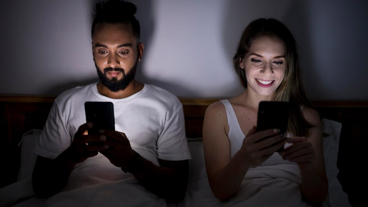 Here's How Screen Time Affects Your Skin and What to Do About It
